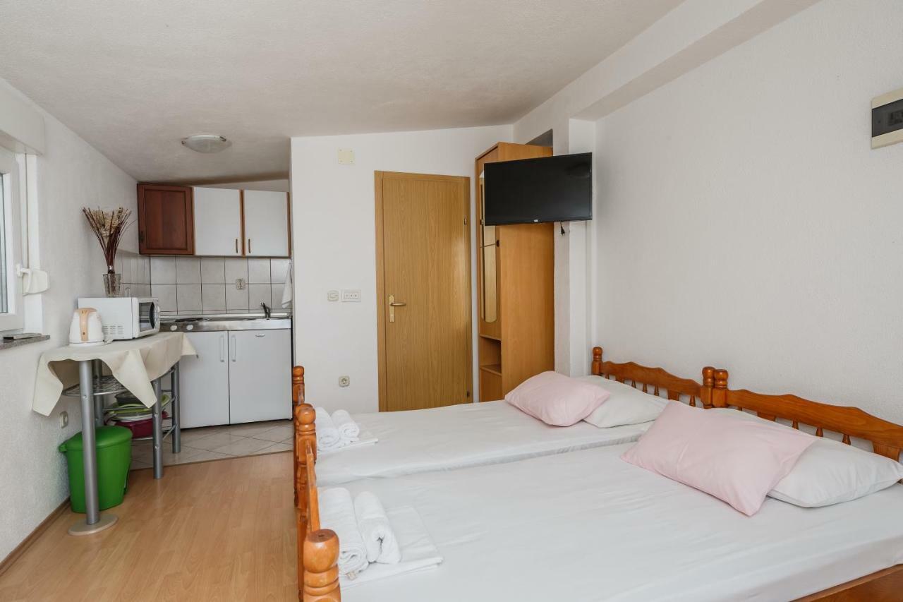 Apartments Mila Kaštela Buitenkant foto