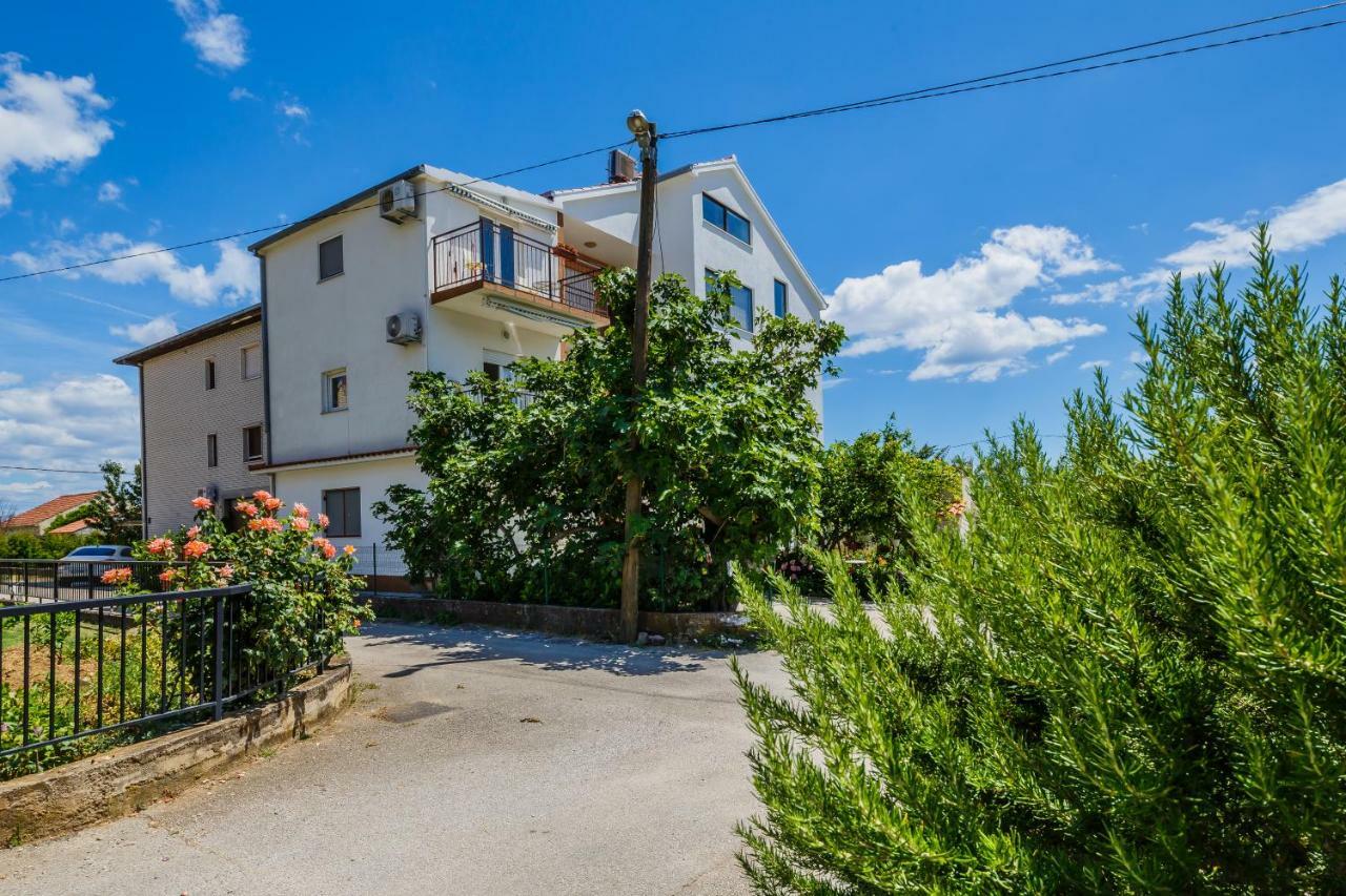Apartments Mila Kaštela Buitenkant foto