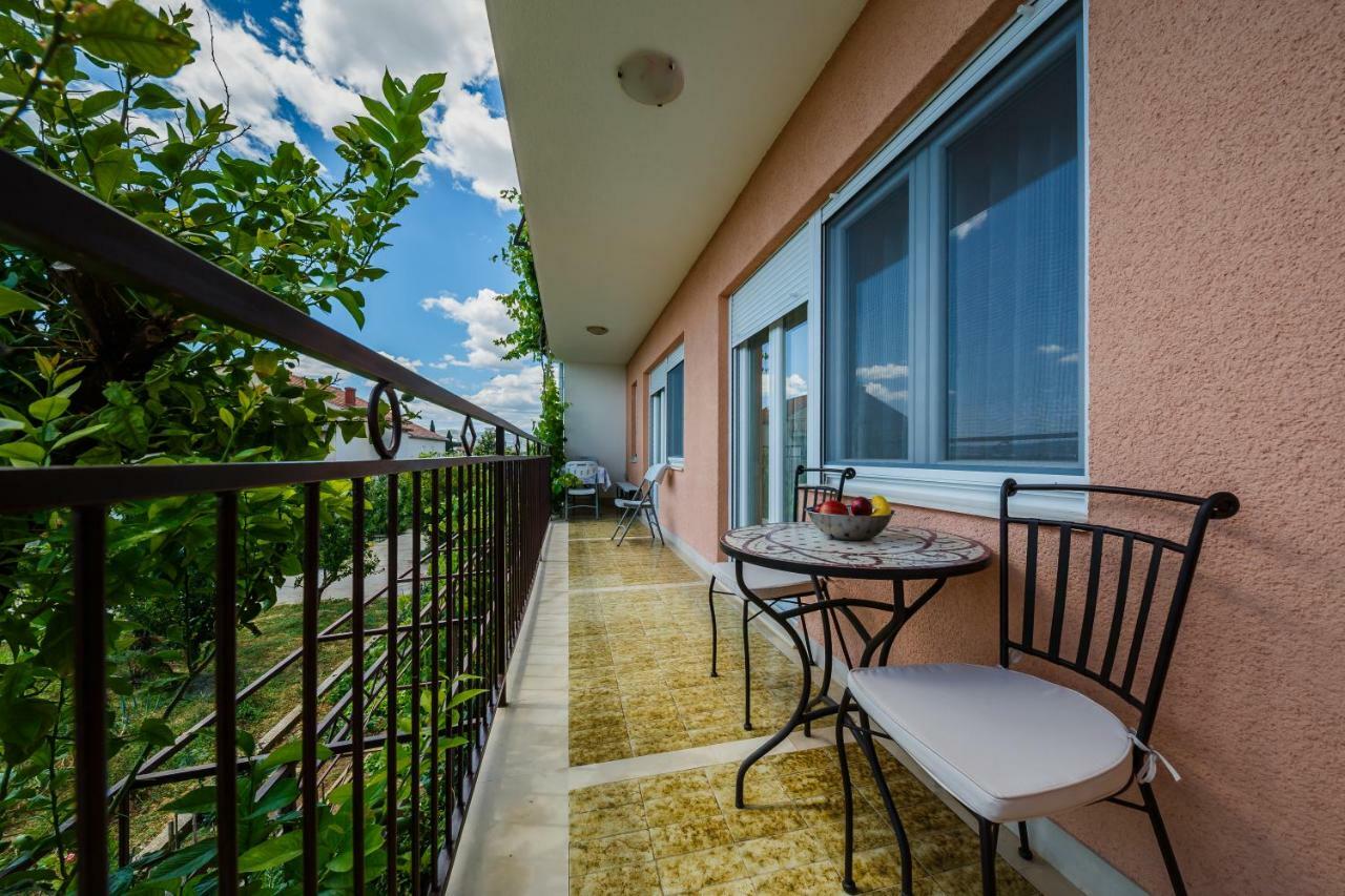 Apartments Mila Kaštela Buitenkant foto