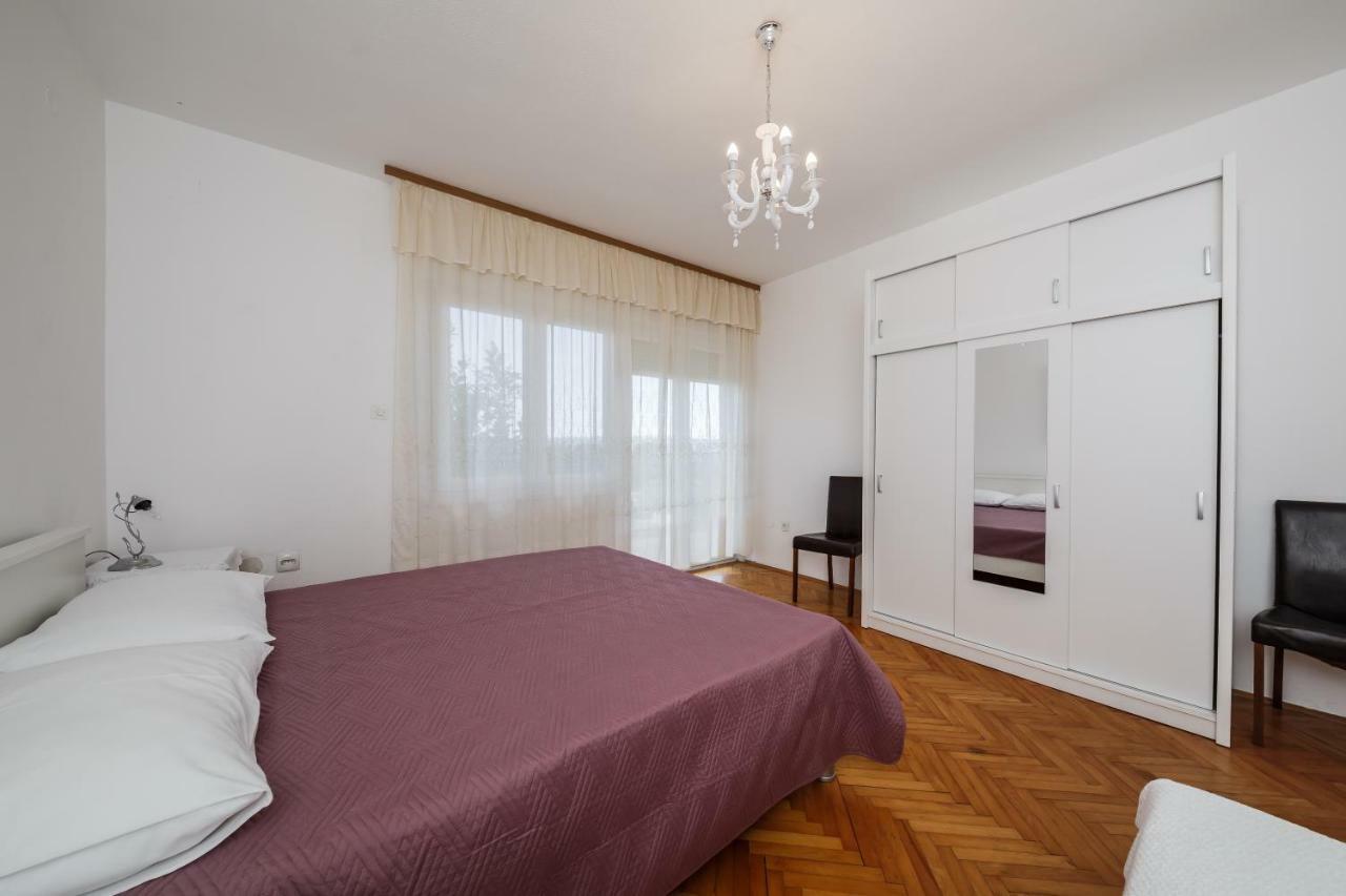 Apartments Mila Kaštela Buitenkant foto