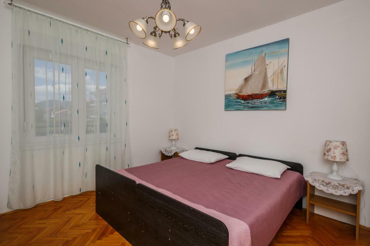 Apartments Mila Kaštela Kamer foto